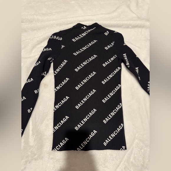 Authentic Balenciaga Sweater - Picture 5 of 5